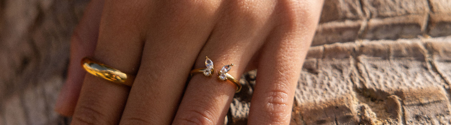 Entdecke unsere Schmuck-Favoriten mit Schmetterlingen für einen Look voller Aloha. Jetzt shoppen