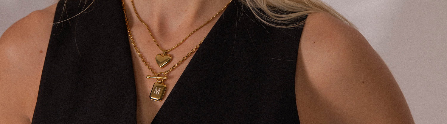 Entdecke eine&nbsp;vielfältige Auswahl an zeitlosem Schmuck mit Herzen. Diese Kollektion bietet zauberhafte Möglichkeiten, Liebe und Zuneigung auszudrücken.