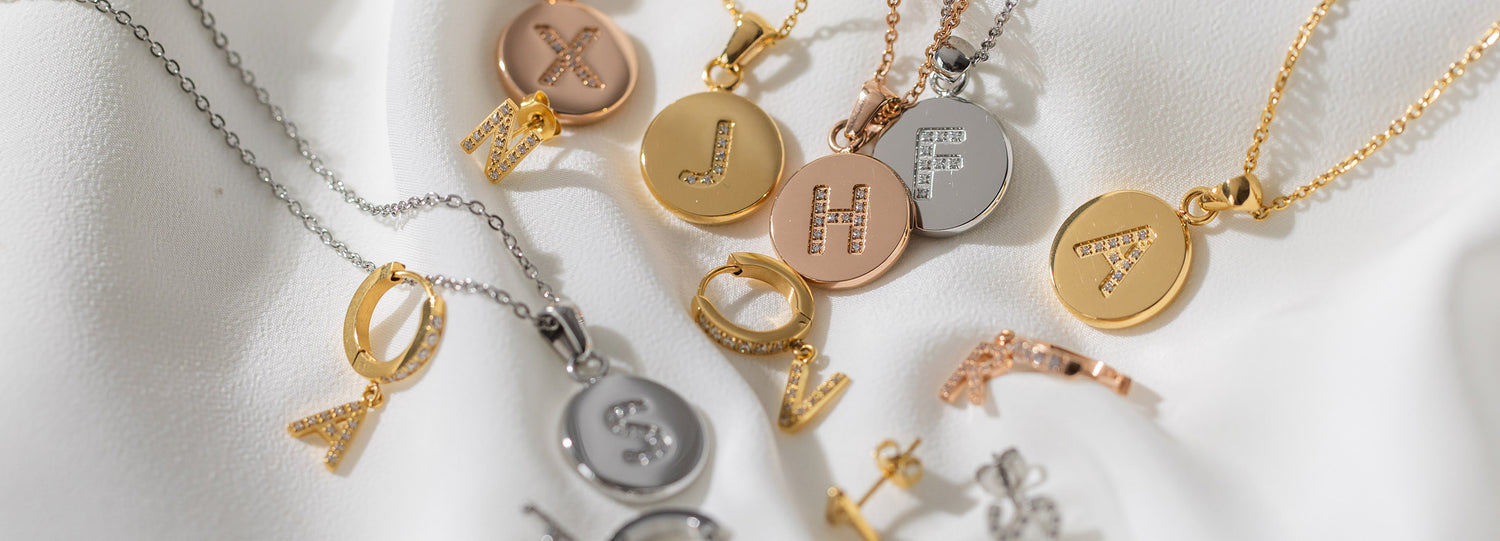 Kette mit Buchstaben