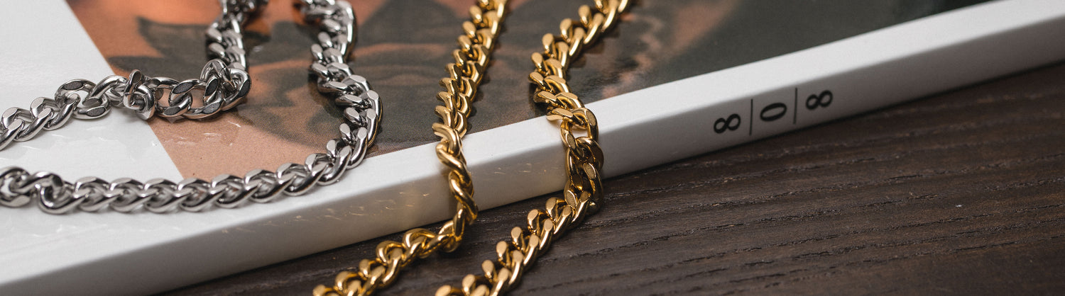 Für den Mann der alles hat – überrasche Deinen Liebsten mit unserer Auswahl an Schmuck für Männer. Jetzt entdecken.