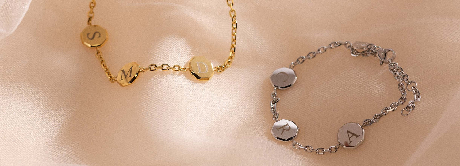 Entdecke all unsere personalisierbaren Schmuckstücke auf einen Blick. Besonders sind die gravierbaren Schmuckstücke, die sich perfekt als Geschenk eignen für Mama, Partner, Geschwister oder Deine beste Freundin.
