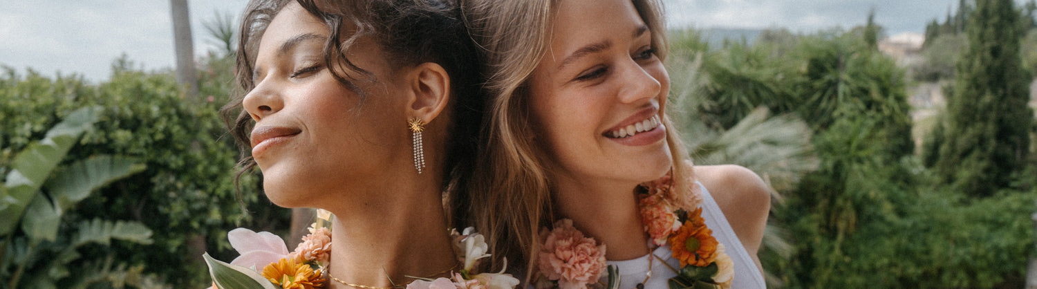 Entdecke unsere Summer Essentials für Deine Sommer-Looks. Shoppe jetzt trendigen Schmuck und Accessoires und erlebe den Sommer mit PURELEI!