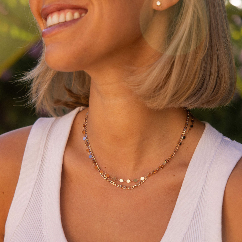 PURELEI Basic Ketten Set aus 18K Gold Edelstahl, zart geschichtet, clean & elegant, sonnige Outdoor-Atmosphäre