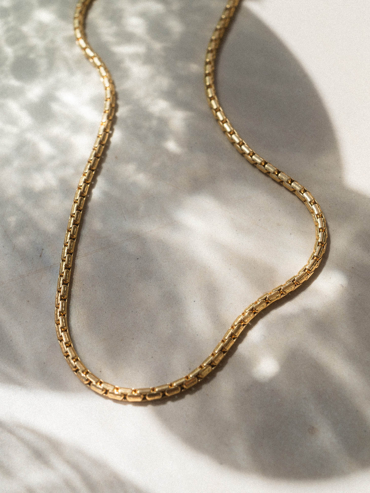 {"color":"Gold"}