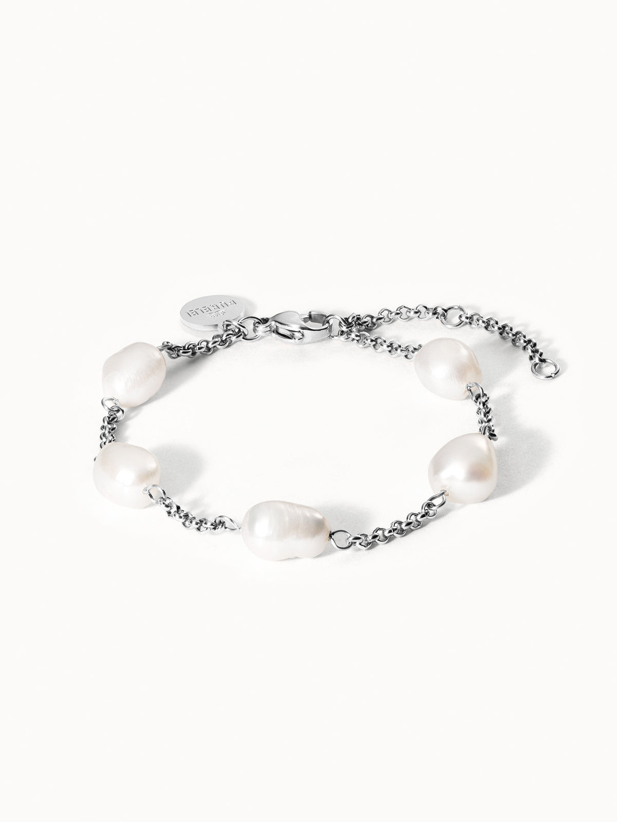 {"color":"Silver","type":"lead_image"}