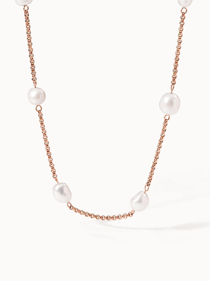 PURELEI Malahi Kette mit 18K rosévergoldetem Edelstahl und süßwasserperlen, elegant und feminin gestaltet.