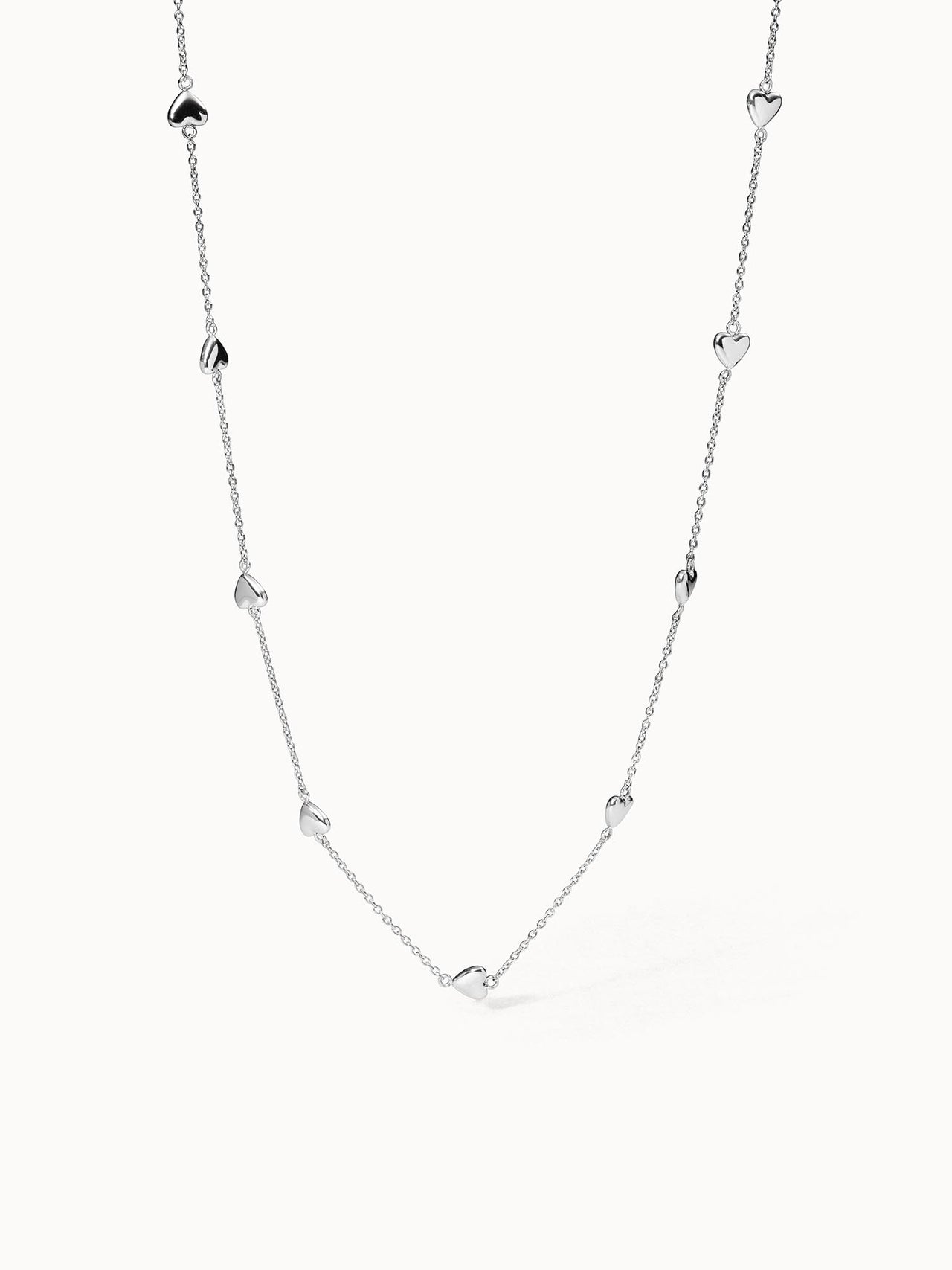 PURELEI Alohi Heart Kette in Silber mit zierlichen Herzen, elegant und feminin, inspiriert von Island-Spirit.