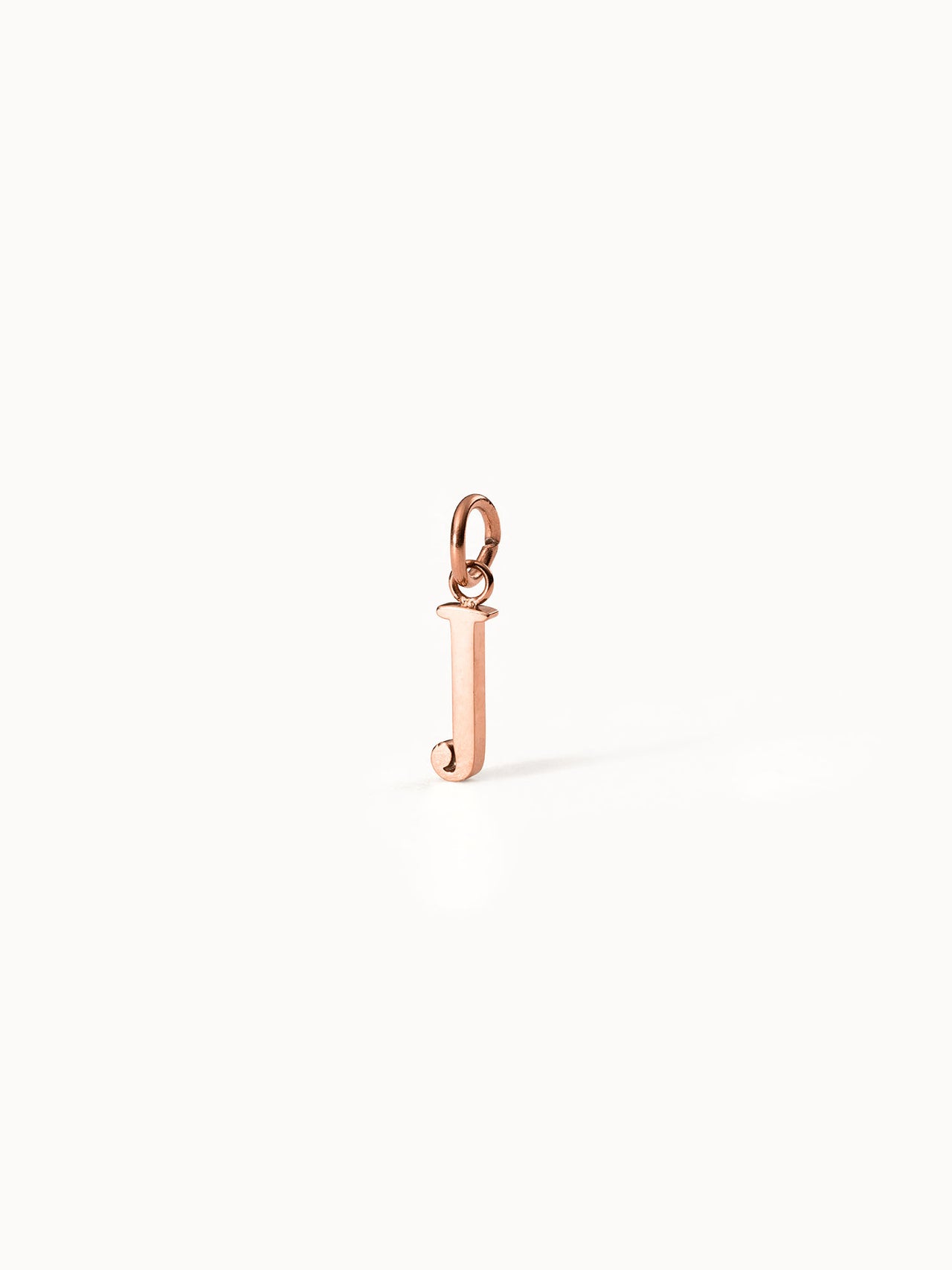 PURELEI Pure J Charm Anhänger aus Roségold, elegant minimalistisch, fein poliert, feminine Island-Spirit Ästhetik.