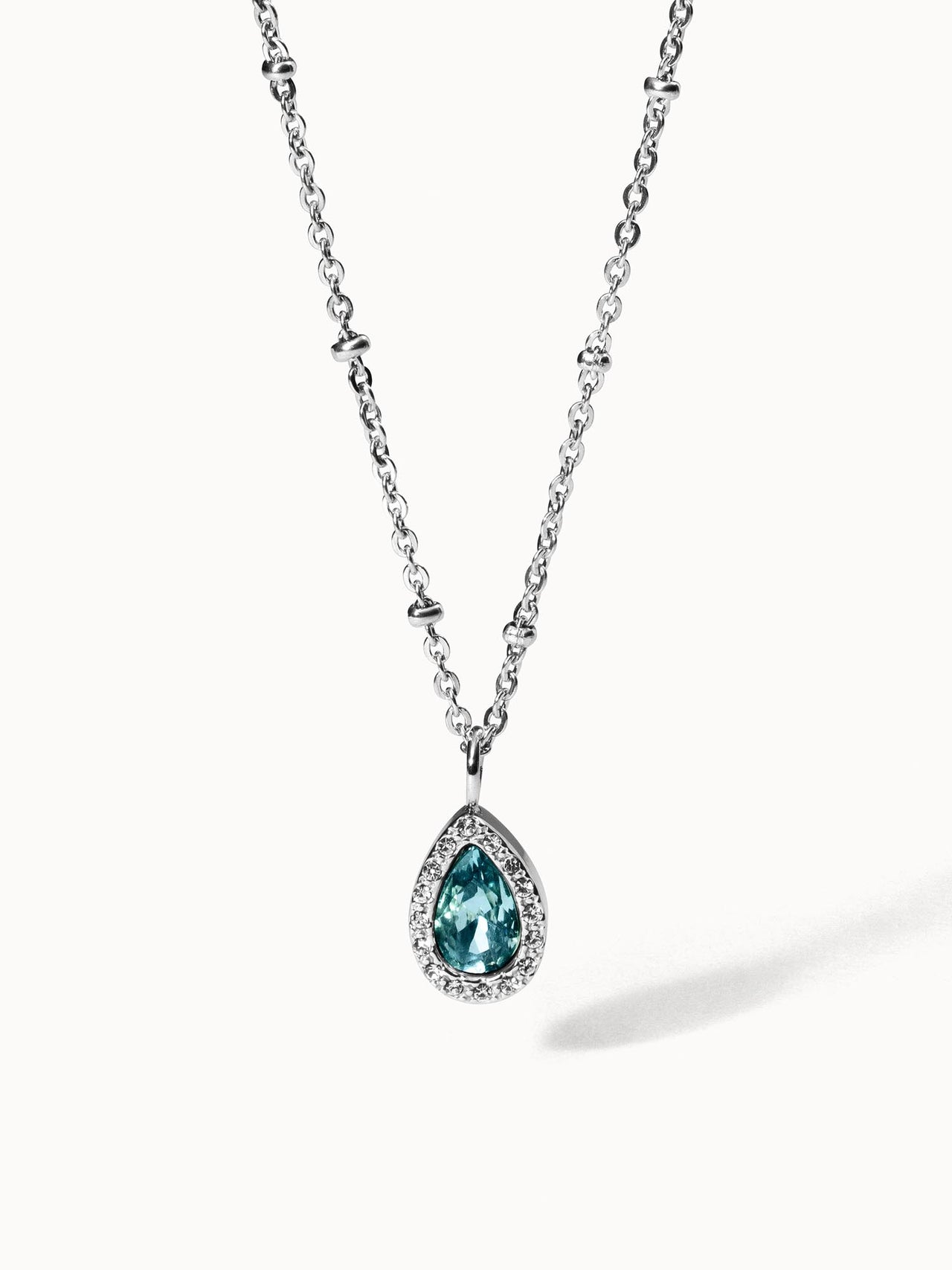 PURELEI Bellezza Kette mit aquamarinblauem Tropfenstein in Edelstahlfassung, elegant und zeitlos strahlend.