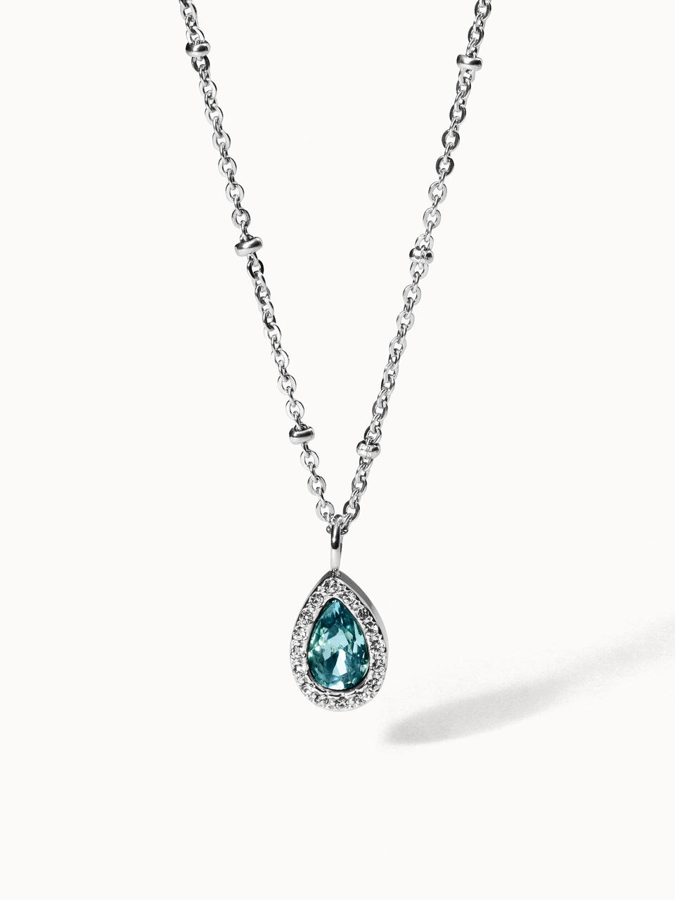 PURELEI Bellezza Kette mit aquamarinblauem Tropfenstein in Edelstahlfassung, elegant und zeitlos strahlend.