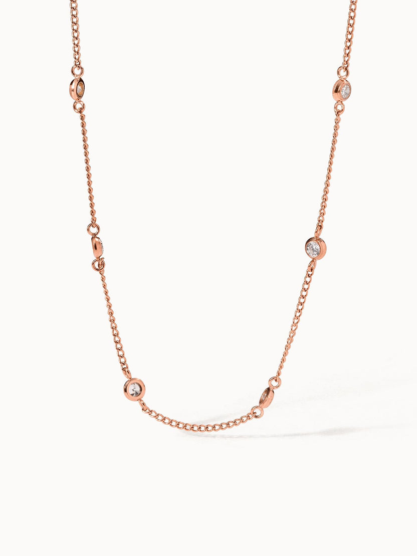 Roségoldene Kette mit funkelnden Details von PURELEI, elegant und feminin.
