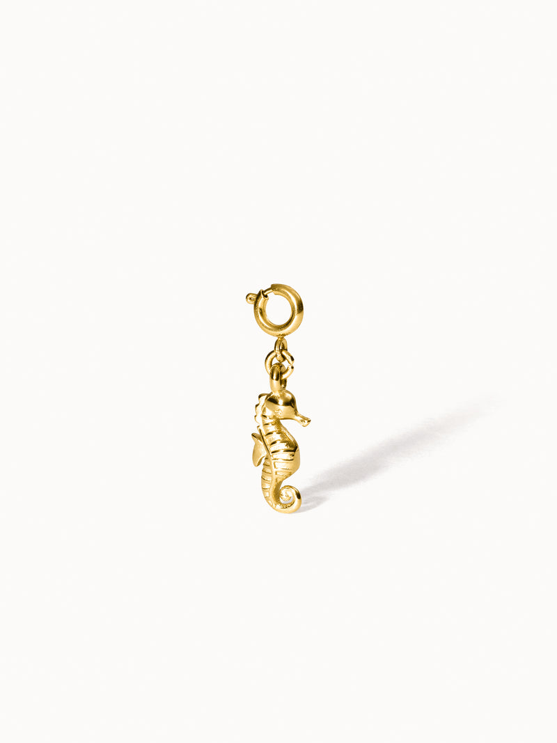 {"color":"Gold", "type":"lead_image"}