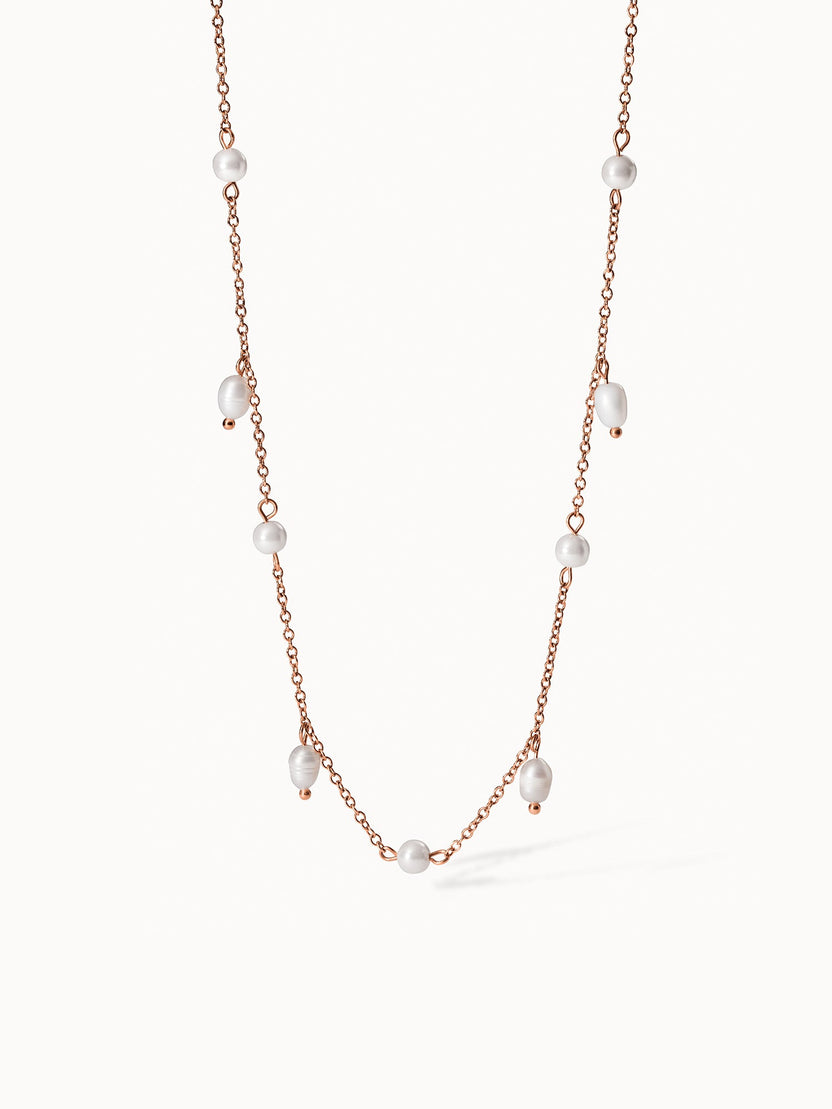 Roségoldene Kette mit Perlen von PURELEI, elegant und feminin.