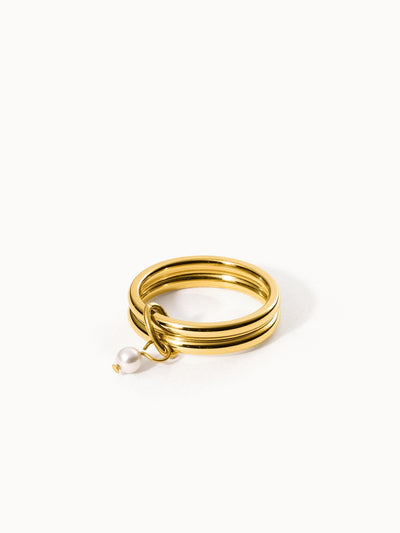 Goldener Ring mit Perle von PURELEI, elegant und modern im Design.