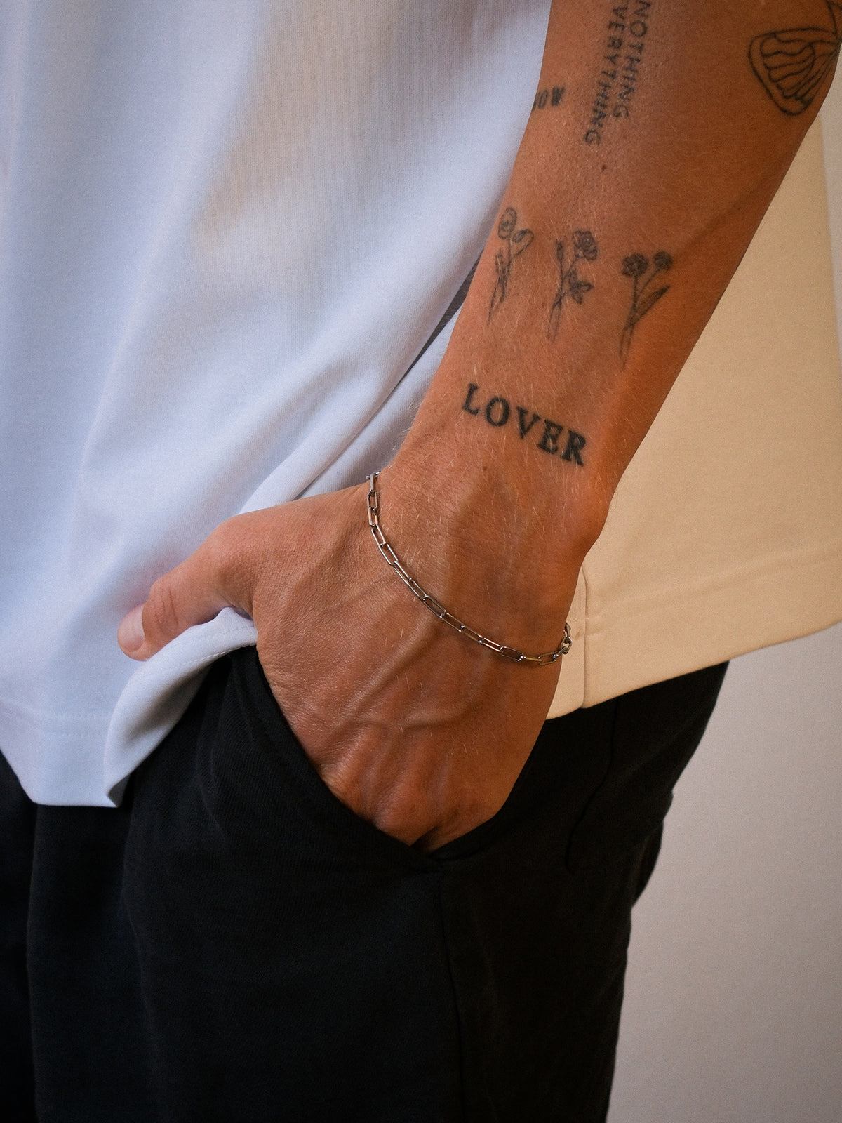 {"color":"Silver"}