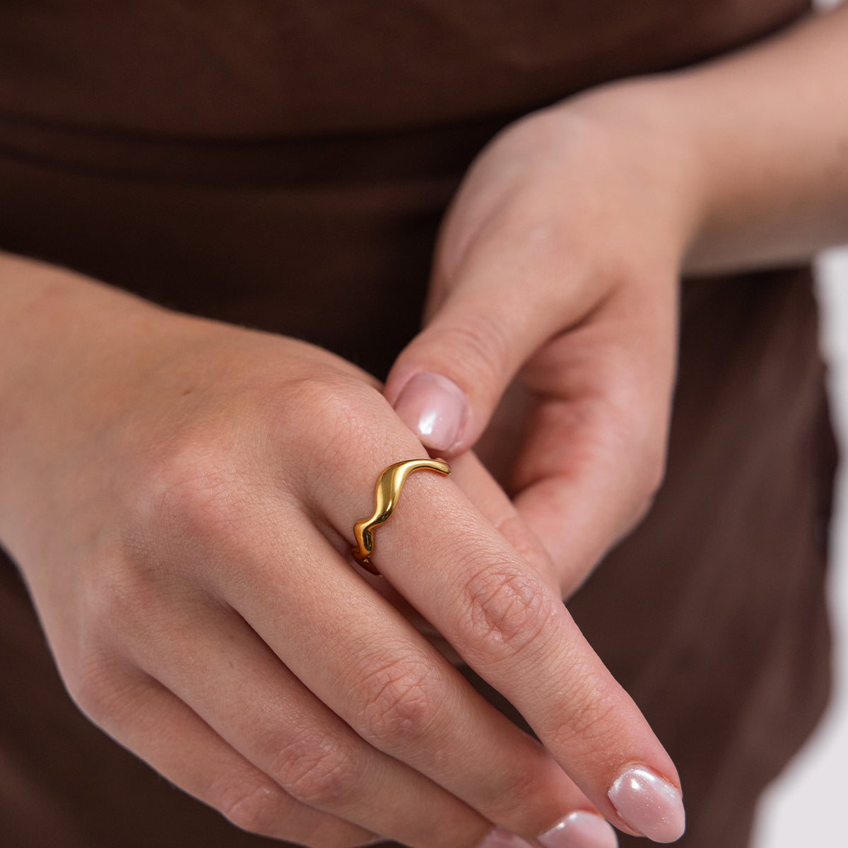 Abstrakt Wave Adjustable Ring