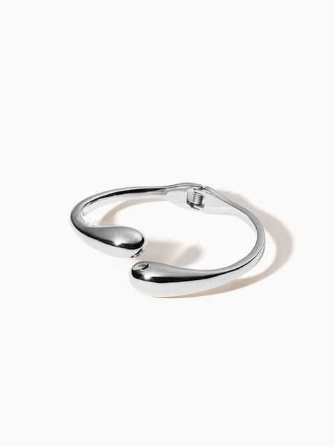 PURELEI Ohui Armcuff in glänzendem Silber, minimalistisch und elegant, nickelfrei für zeitlose Femininität.