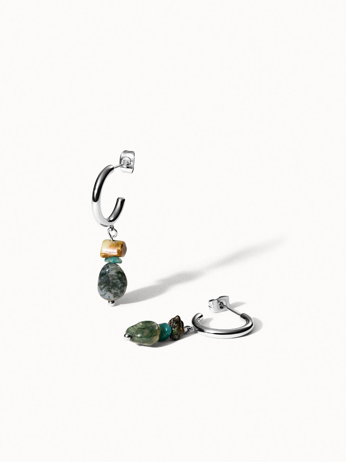 {"color":"Silver","type":"lead_image"}