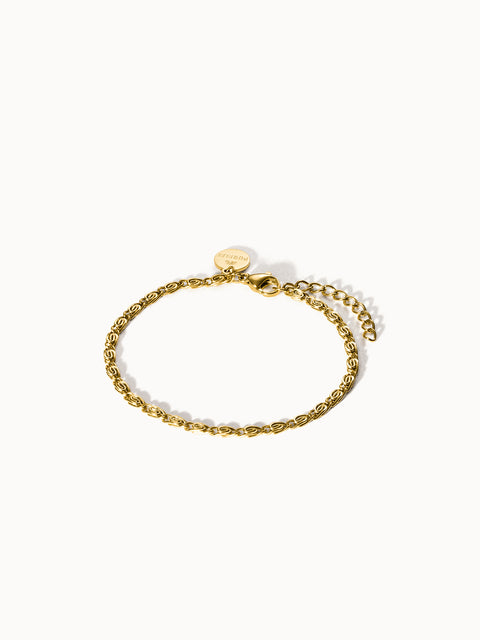 {"color":"Gold", "type":"lead_image"}