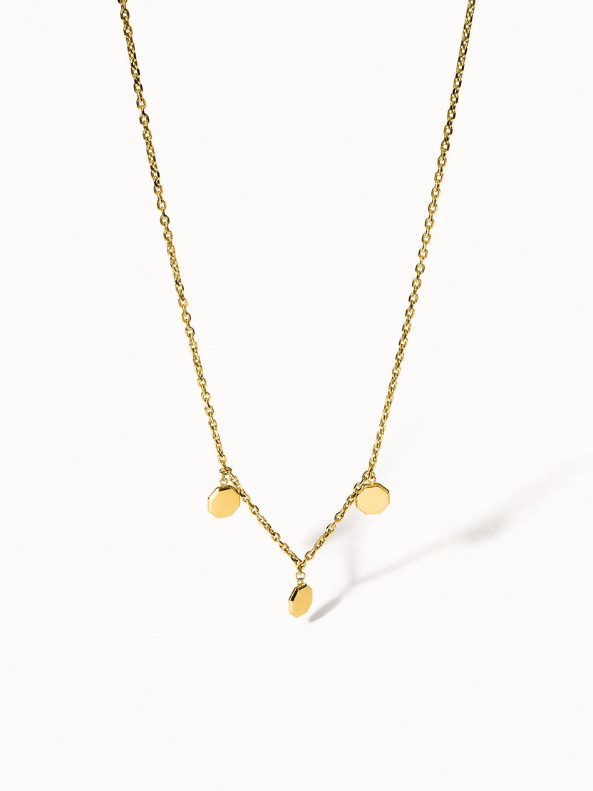 Ewige Purelei-Kette mit drei gravierbaren goldenen Anhängern, hochwertig, elegant, feminin und island-inspiriert.