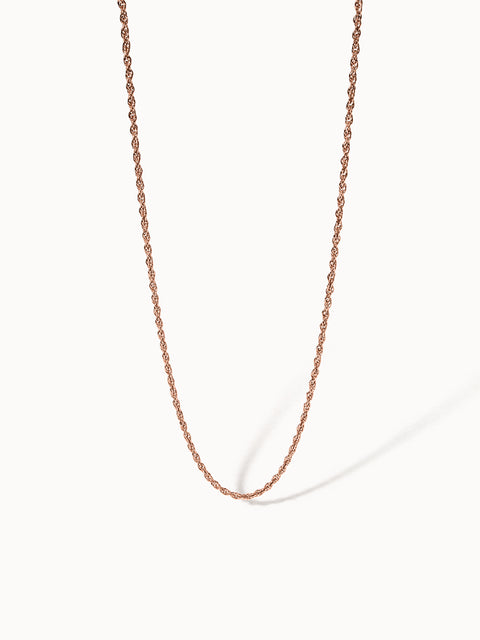 Roségoldene Fine Vintage Kette von PURELEI mit gedrehtem Design, elegant und vielseitig für feminine Layerings.