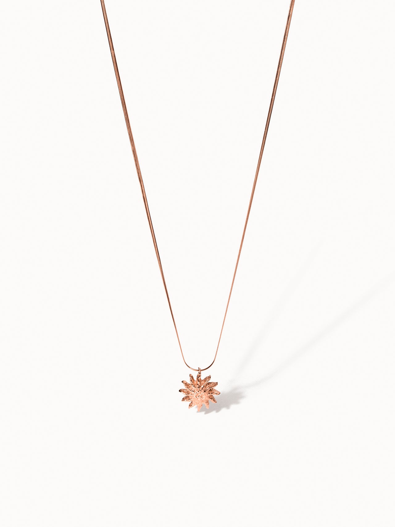 PURELEI Iconic Sun Kette in roségold mit filigraner Snake-Chain und strukturierter Sonnen-Anhänger, elegant und feminin