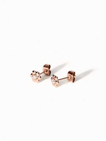 Blooming Ohrringe in Roségold mit funkelndem Stein, zart und elegant inszeniert, PURELEI Schmuck.