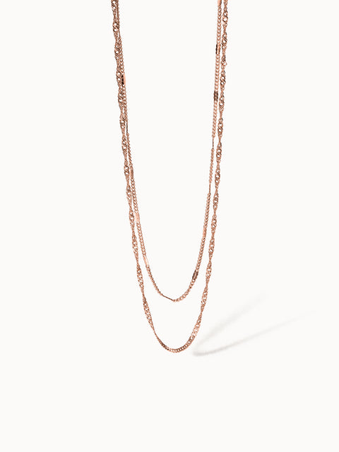 Authentische PURELEI Kette in Roségold mit feiner Gliederstruktur, elegant und nickelfrei, im minimalistischen Studio-Licht.