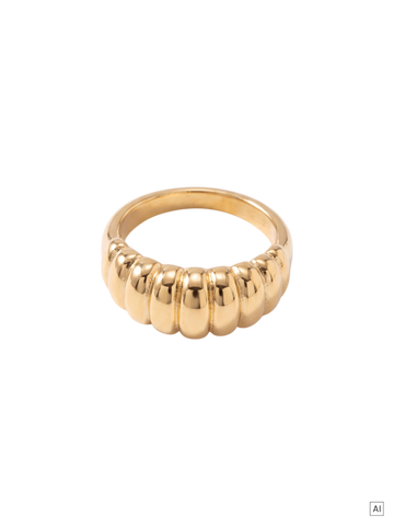 Crossaint Ring