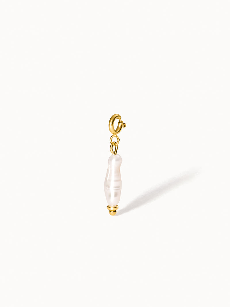 {"color":"Gold", "type":"lead_image"}