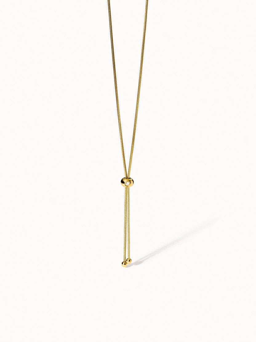 PURELEI Embrace Beauty Kette in gold mit feiner Schlaufe, elegant und zeitlos, nickelfreier Schmuck.