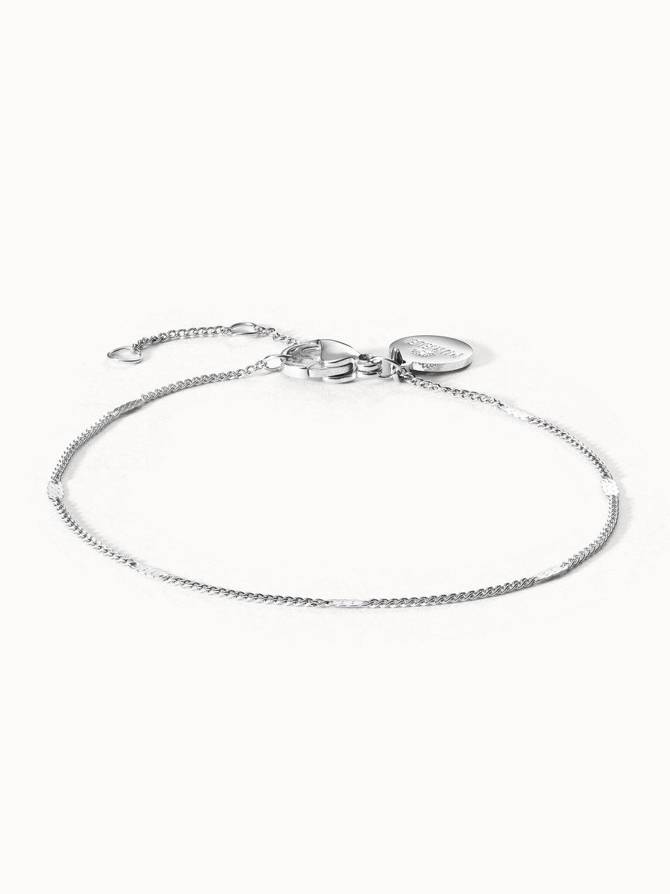 Silbernes Surprise Box Medium Armband aus Edelstahl, fein kombiniert, elegant und nickelfrei von PURELEI.