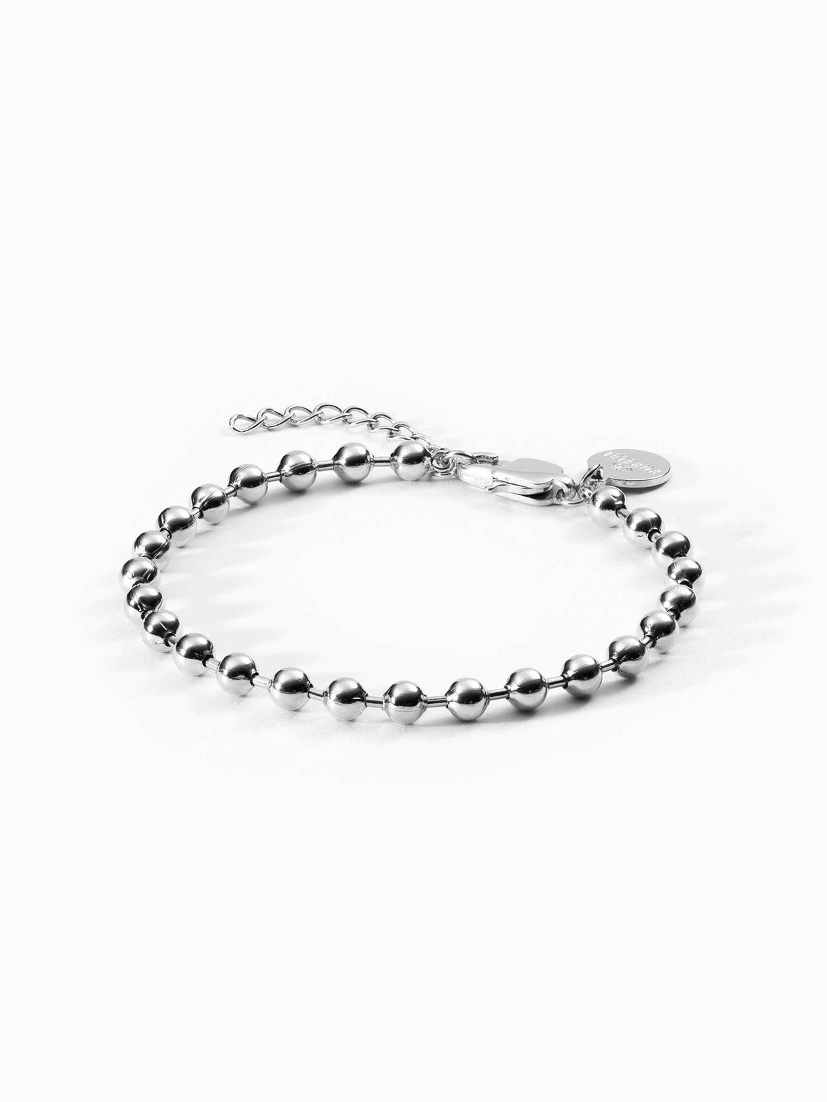 {"color":"Silver", "type":"lead_image"}