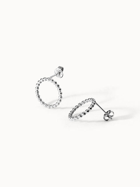 PURELEI Karma Ohrringe aus nickelfreiem Silber mit kreisförmigem Perlen-Design, elegant und zeitlos.