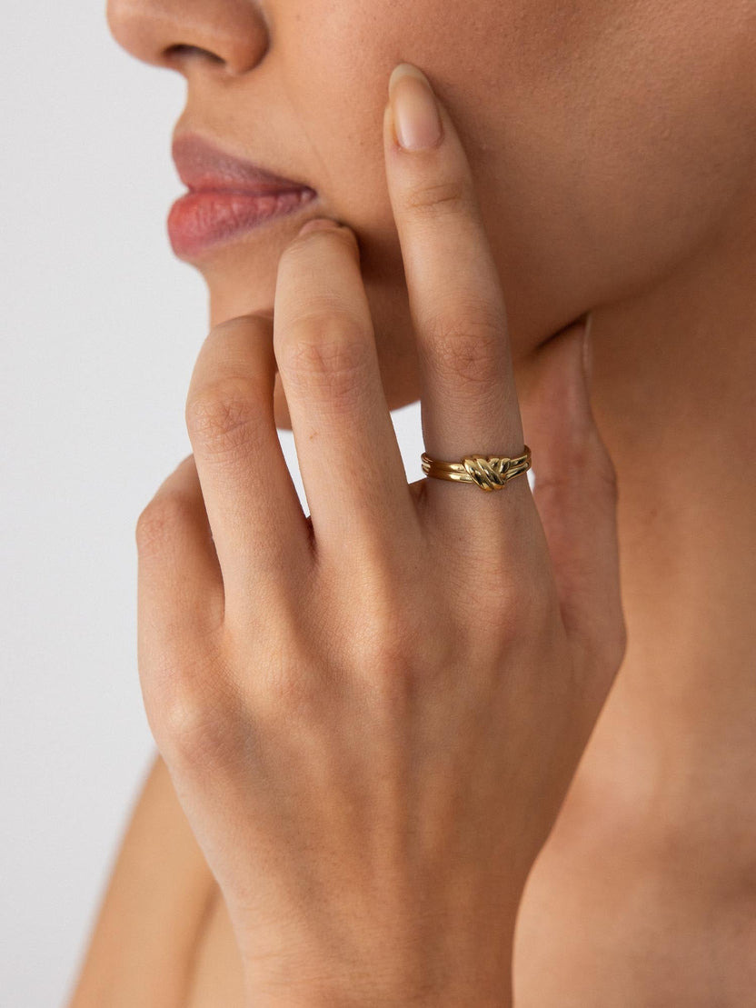 Knot Ring
