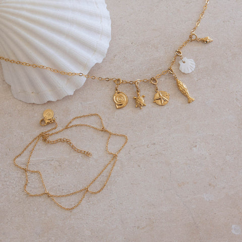 {"color":"Gold"}