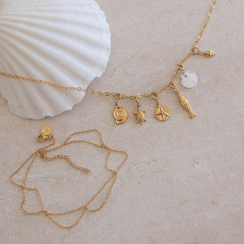 {"color":"Gold"}
