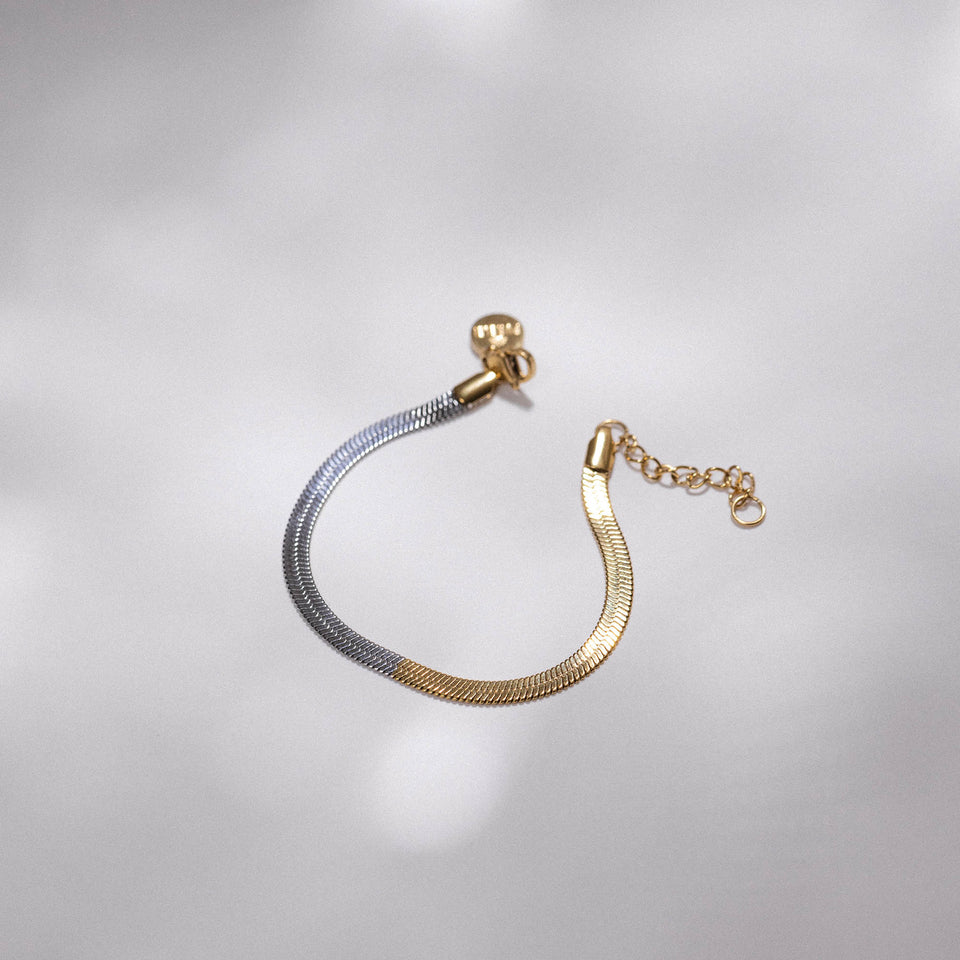 Duality Armband von PURELEI in bicolor Schlangenketten-Design aus 18K vergoldetem Edelstahl, elegant und nickelfrei.