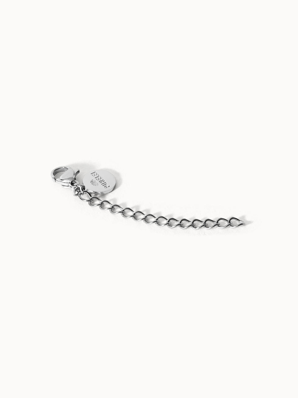 Extender Universal Kette aus silberfarbenem Edelstahl mit feiner Kettengliederung, minimalistisch und elegant von PURELEI.