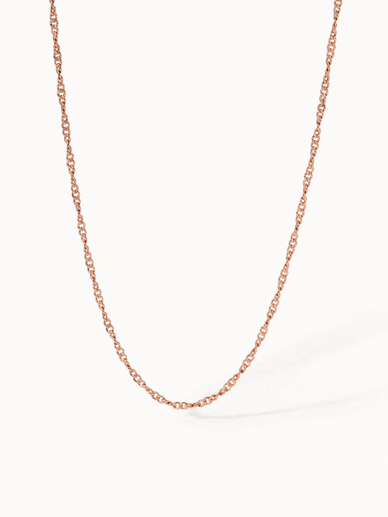 PURELEI Kaula Kette in feinem, gedrehtem Design aus 18K rosévergoldetem Edelstahl, zeitlos elegant