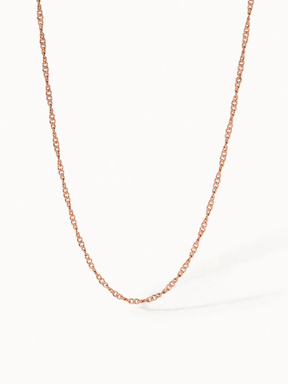 PURELEI Kaula Kette in feinem, gedrehtem Design aus 18K rosévergoldetem Edelstahl, zeitlos elegant
