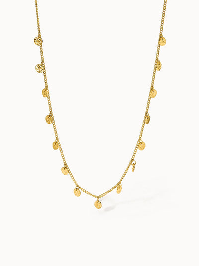 Malihini Kette von PURELEI in Gold mit kleinen geprägten Coins, zart und elegant für Layering-Styles.