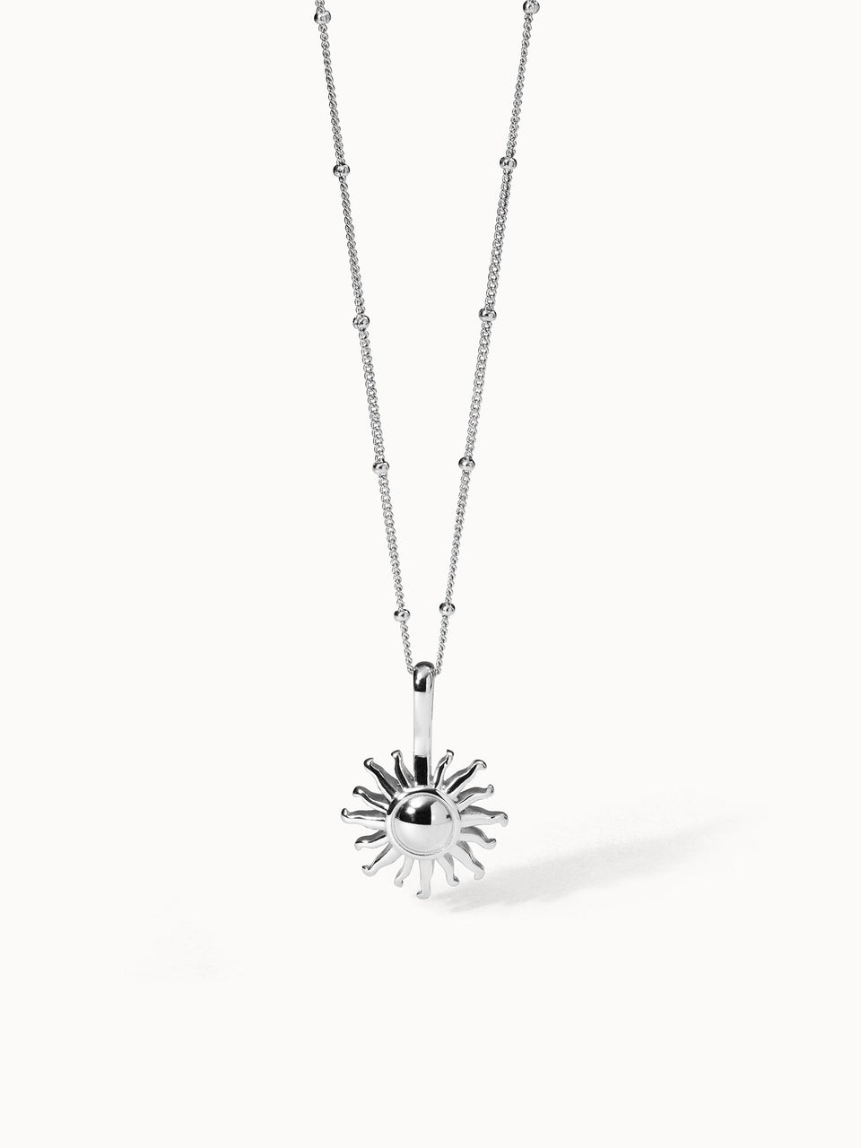 PURELEI Sun Kette aus nickelfreiem Silber mit filigranem Sonnenanhänger, clean & elegant in strahlender Ästhetik