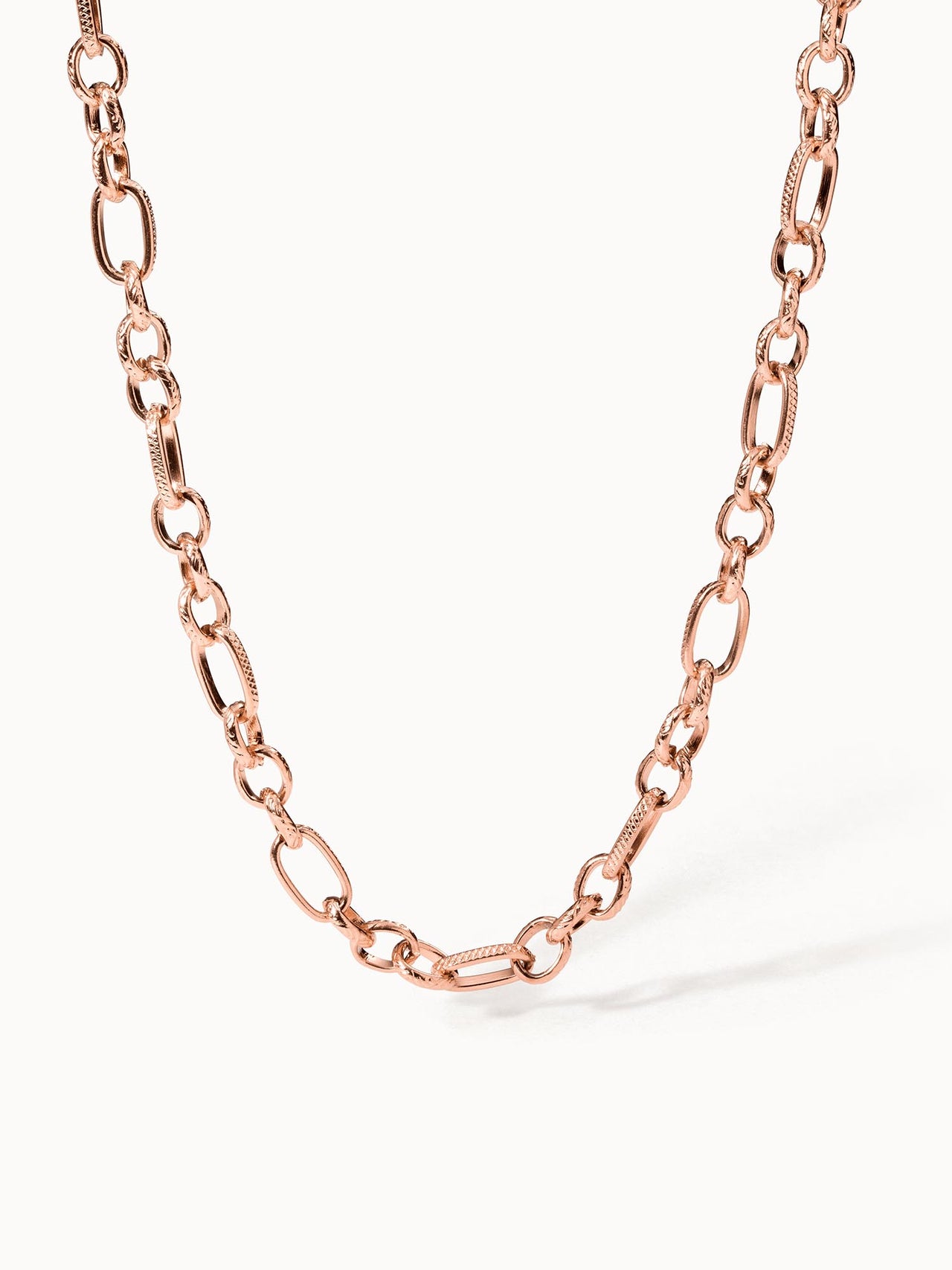PURELEI Fashion Show Kette in Roségold mit fein schraffierten Gliedern, nickelfrei und elegant für Layering-Looks.