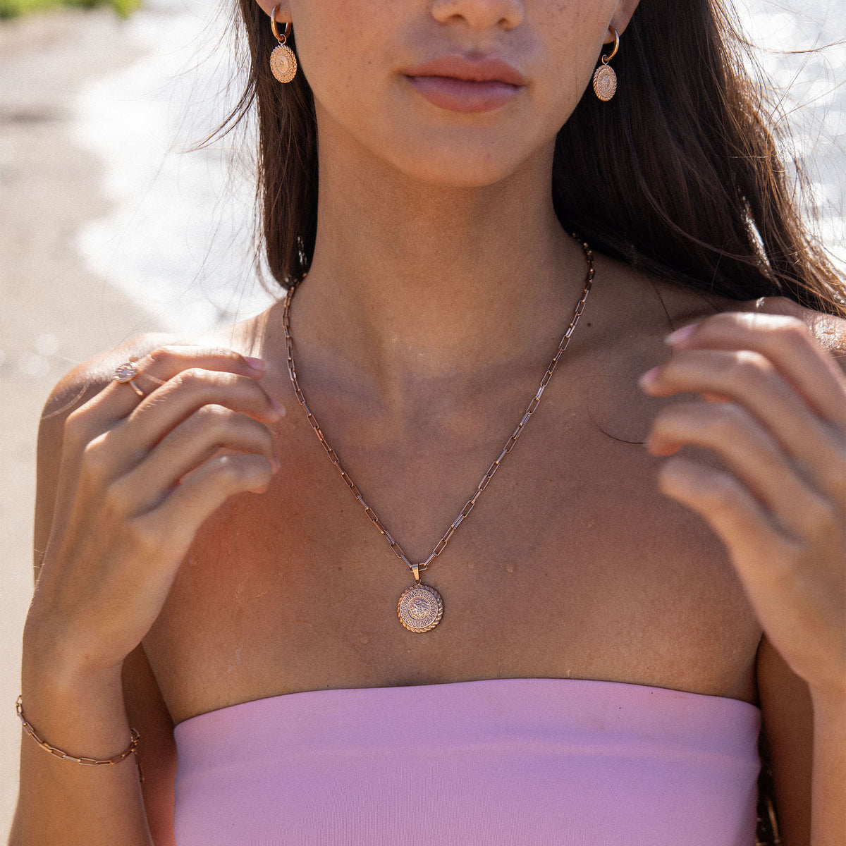 {"color":"Rosegold"}