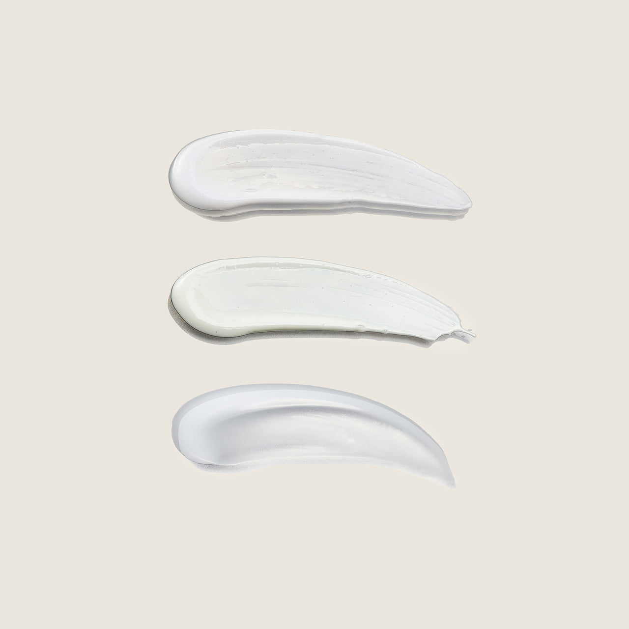 Sanfte Texturen der Protect and Hydrate Set von PURELEI, pflegend und schützend für strahlende Haut.