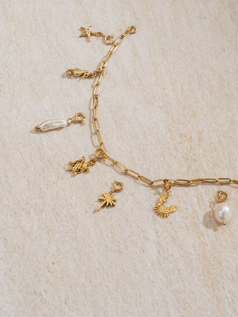 {"color":"Gold"}