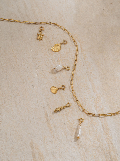 {"color":"Gold"}