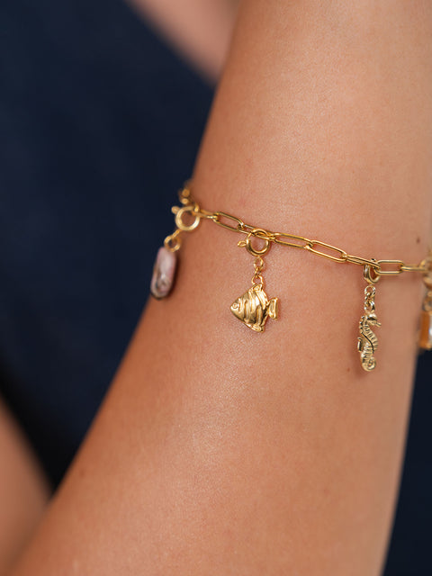 {"color":"Gold"}