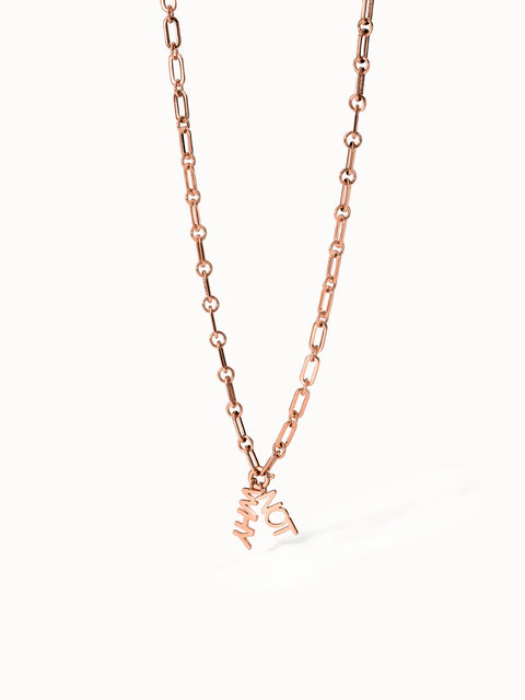 Roségoldene Kette mit verspieltem Anhänger, elegant und modern, von PURELEI.
